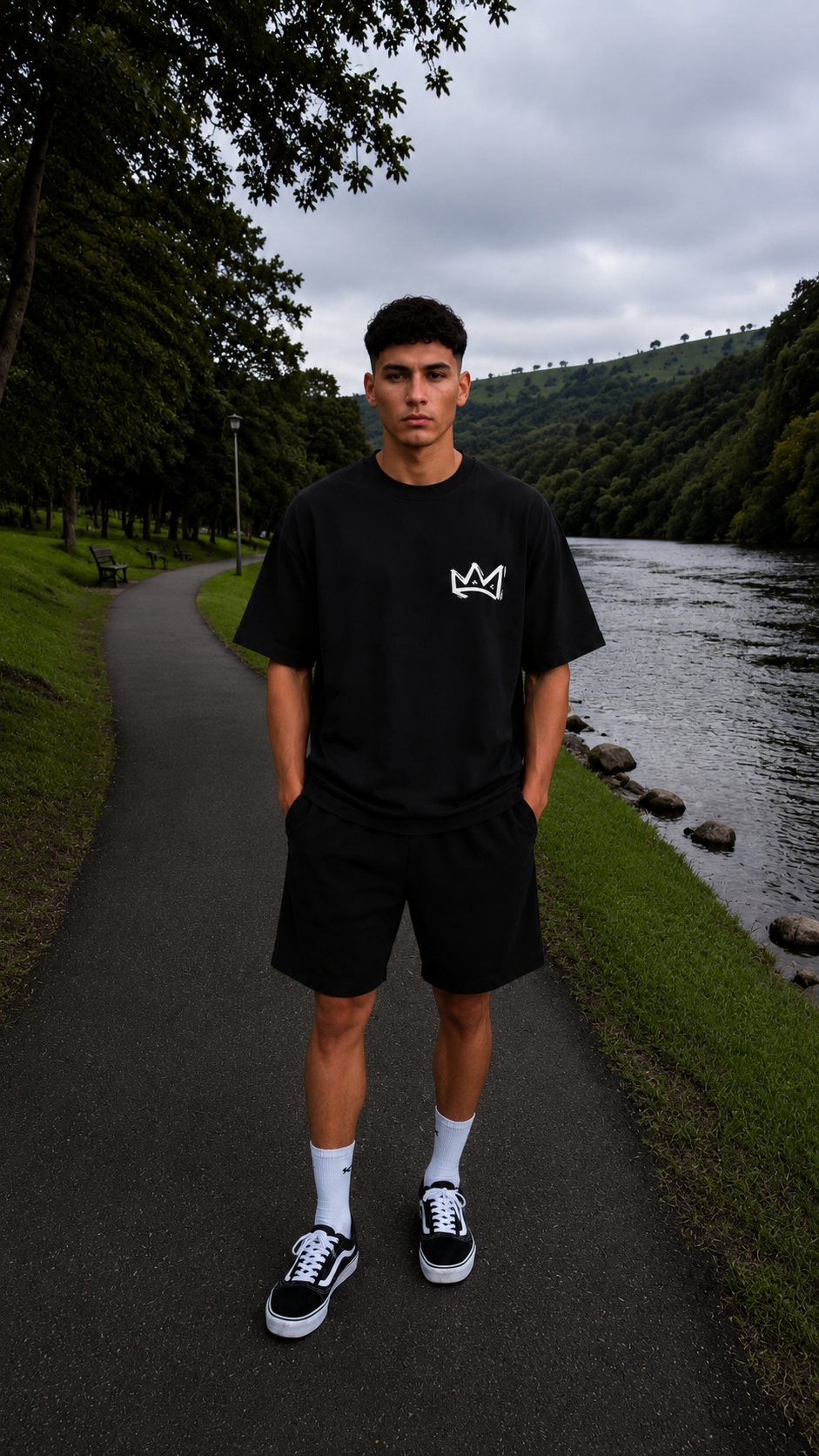 Camiseta Oversized Jesus is Still King - Euredon Faith